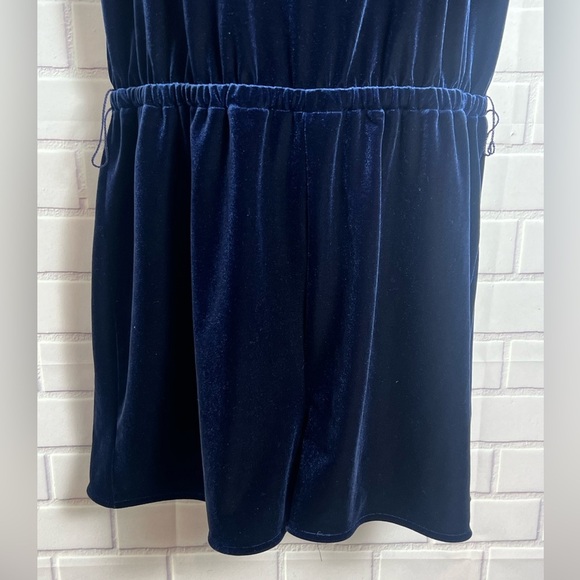 VINEYARD VINES Navy blue Velvet belted Romper/size XL - Picture 9 of 14